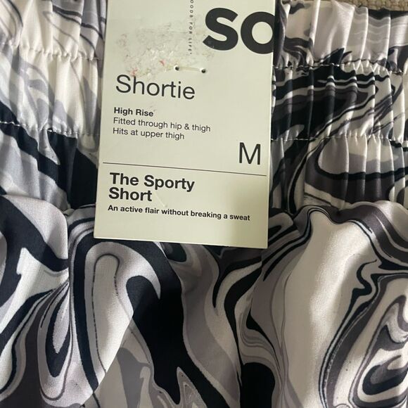 NWT SO Size Medium Shortie High Rise The Sporty Short Swirl of grays and white - Picture 3 of 7
